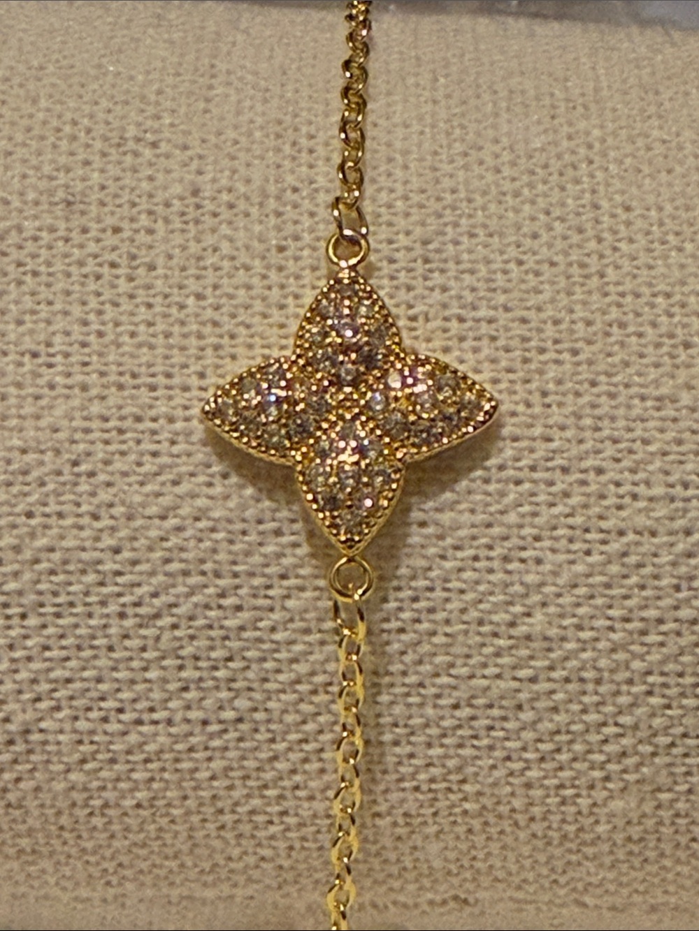 18k gold plated copper Gold Sparkle Clover Pendant Bracelet - Women Jewelry